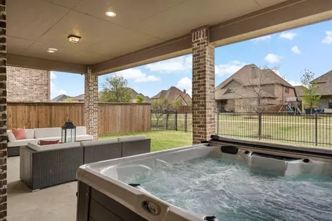 Exterior - 3807 Clearlight Rd, Celina, TX 75009 photo 4 of 8
