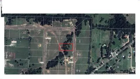 282 Largo St, Bonham, TX 75418