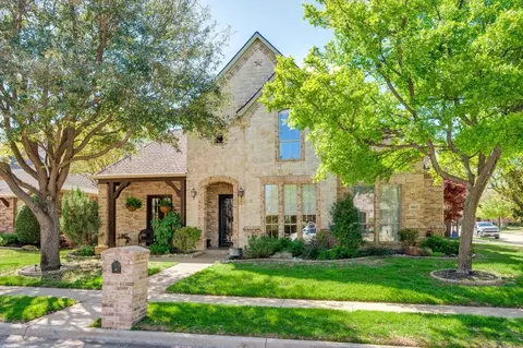 8013 Seville Dr, North Richland Hills, TX 76182