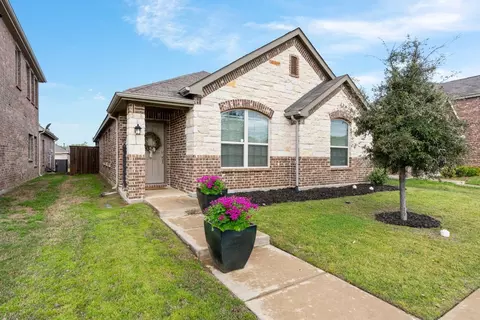1490 Alamandine Ave, Cross Roads, TX 76227