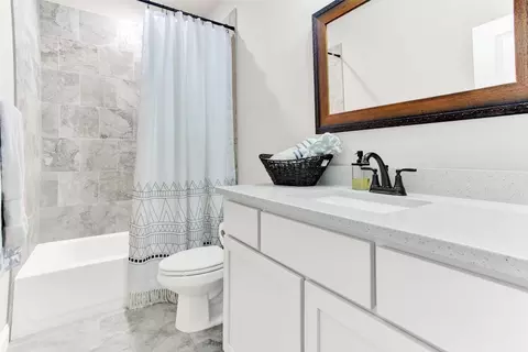 Bath - 311 Bronco Dr, Pilot Point, TX 76258 photo 1 of 4