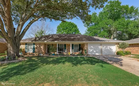 7521 Millbrook Dr, Shreveport, LA 71105