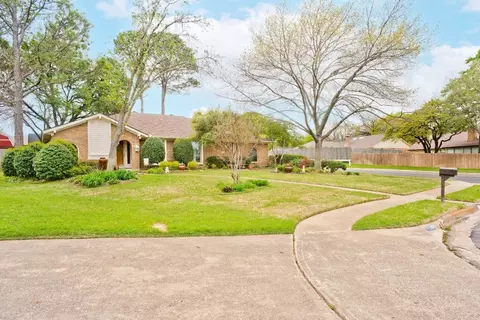 3604 Cummings Ct, Bedford, TX 76021