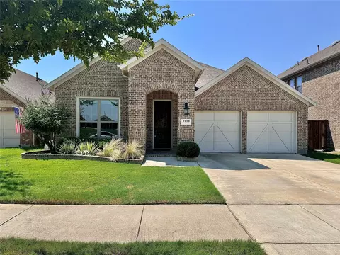 2808 Green Circle Dr, Mansfield, TX 76063
