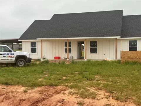 650 Elm Tree Ct, Poolville, TX 76487