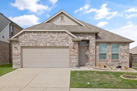 7621 Spring Dr, Watauga, TX 76148