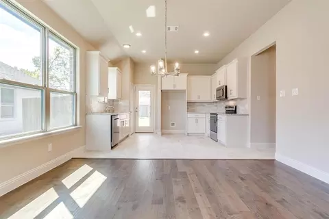 633 Vaquero St, White Settlement, TX 76108