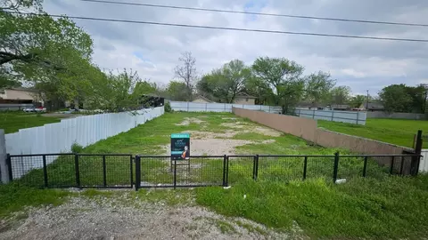2434 Jeff St, Dallas, TX 75212