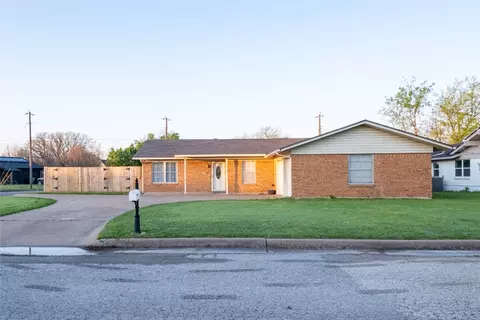1708 SE 10th St, Mineral Wells, TX 76067