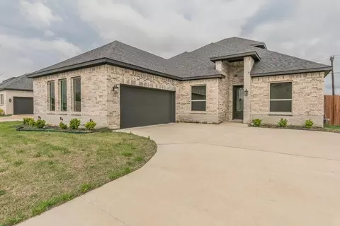 5213 Noble Ln, Grand Prairie, TX 75052