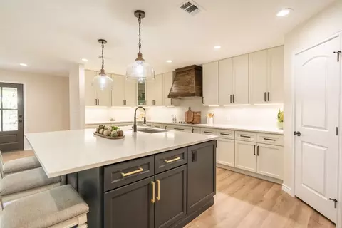 Kitchen - 9820 Old Bridge Rd, Terrell, TX 75160 photo 3 of 4