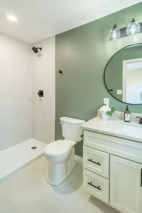 Bath - 9820 Old Bridge Rd, Terrell, TX 75160 photo 6 of 7