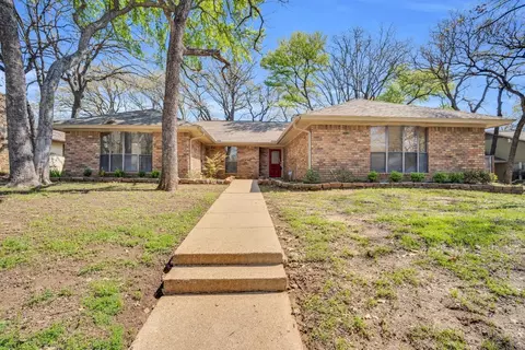 4607 Willow Bend Dr, Arlington, TX 76017