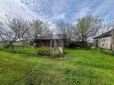 1106 Roosevelt St, Coleman, TX 76834