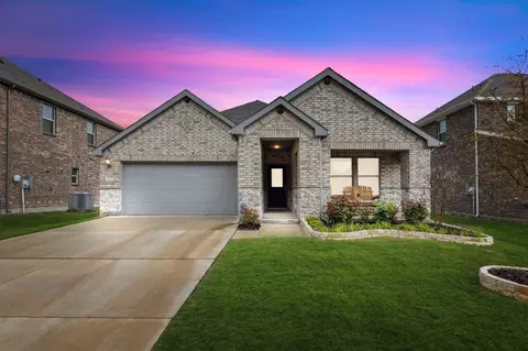 528 Fox Ridge Dr, Princeton, TX 75407