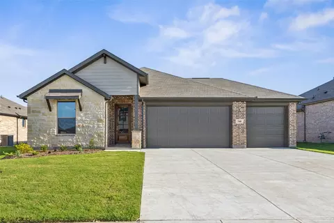 708 Metallic Tree Ln, Van Alstyne, TX 75495