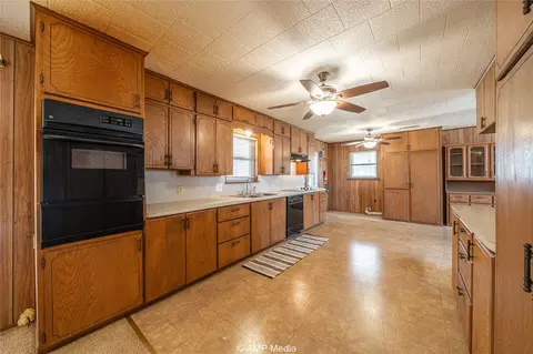 Kitchen - 602 E Rotan St, Stamford, TX 79553 photo 2 of 6