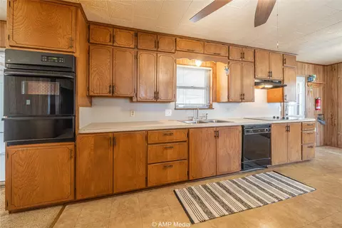 Kitchen - 602 E Rotan St, Stamford, TX 79553 photo 3 of 6