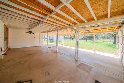 Exterior - 602 E Rotan St, Stamford, TX 79553 photo 4 of 8