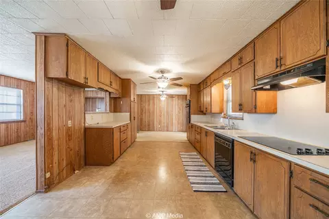 Kitchen - 602 E Rotan St, Stamford, TX 79553 photo 4 of 6