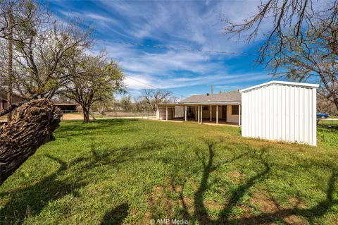 Exterior - 602 E Rotan St, Stamford, TX 79553 photo 6 of 8