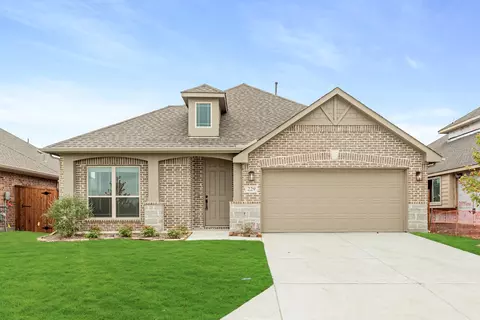229 Sweetwater Dr, Commerce, TX 75428