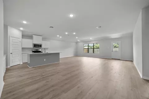 540 Brook View Dr, Van Alstyne, TX 75495