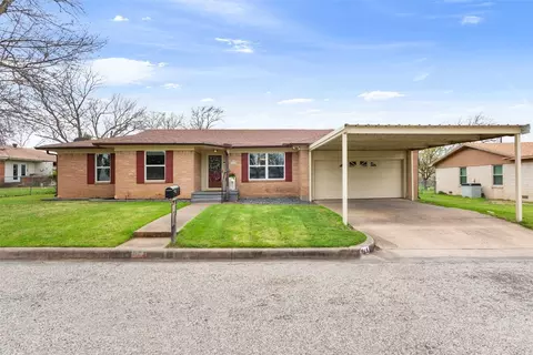 813 S Avenue L, Clifton, TX 76634