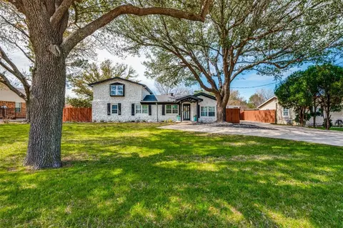 6925 Crane Rd, North Richland Hills, TX 76182