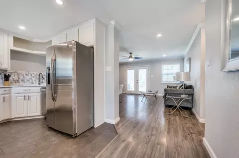 700 Glenn Dr, Euless, TX 76039 photo 7