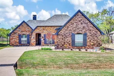 2940 Preston Club Dr, Sherman, TX 75092