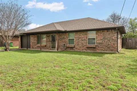 402 S 1st St, Sanger, TX 76266