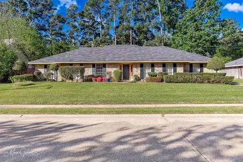 8510 Rampart Pl, Shreveport, LA 71106