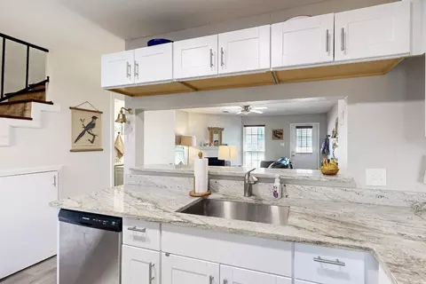 Kitchen - 77 Winchester Dr, Euless, TX 76039 photo 6 of 6
