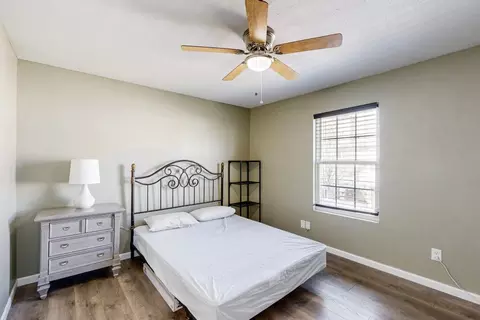 Bedroom - 77 Winchester Dr, Euless, TX 76039 photo 4 of 5
