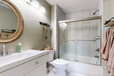 Bath - 77 Winchester Dr, Euless, TX 76039 photo 5 of 5