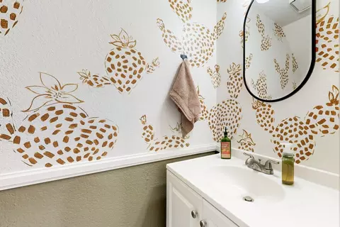 Bath - 77 Winchester Dr, Euless, TX 76039 photo 1 of 5