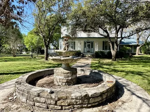 514 N Mesquite St, Hico, TX 76457