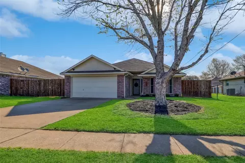 1151 Darren Dr, Burleson, TX 76028