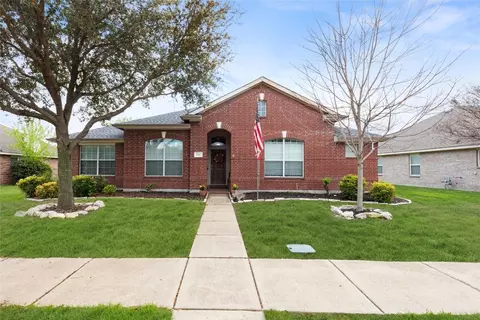 512 Azalea Dr, Glenn Heights, TX 75154