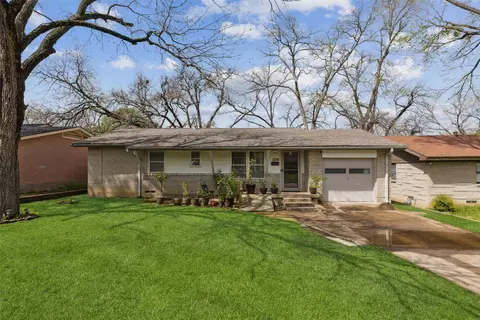 1210 Hillside Dr, Grand Prairie, TX 75051