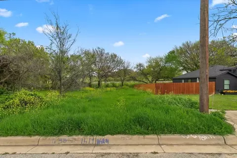 1419 Illinois Ave #A, Fort Worth, TX 76104