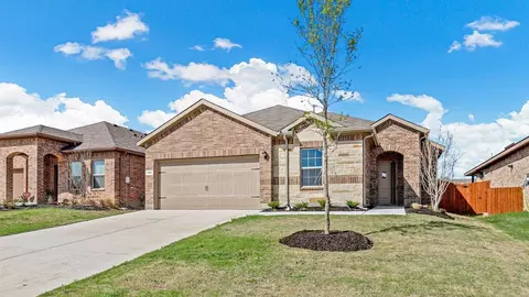 928 Braymer Ln, Fort Worth, TX 76108