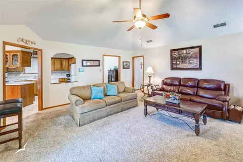 Living - 7634 Ruby Esther Cir, Abilene, TX 79606 photo 3 of 4
