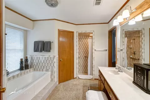 Bath - 7634 Ruby Esther Cir, Abilene, TX 79606 photo 6 of 6