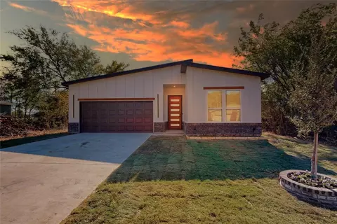 123 Westview Dr, Gun Barrel City, TX 75156