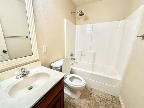 Bath - 357 Cotton Candy Rd, Abilene, TX 79602 photo 7 of 7