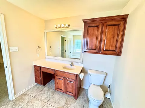 Bath - 357 Cotton Candy Rd, Abilene, TX 79602 photo 2 of 7