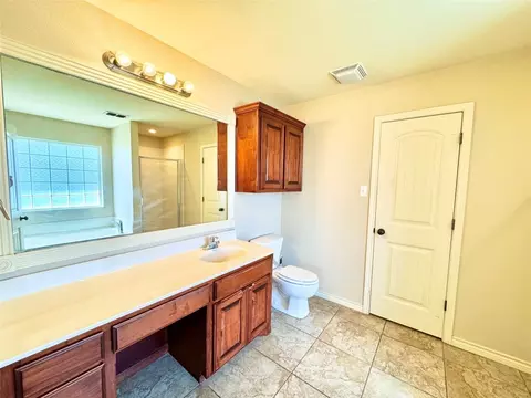 Bath - 357 Cotton Candy Rd, Abilene, TX 79602 photo 1 of 7