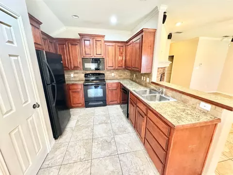 Kitchen - 357 Cotton Candy Rd, Abilene, TX 79602 photo 4 of 4